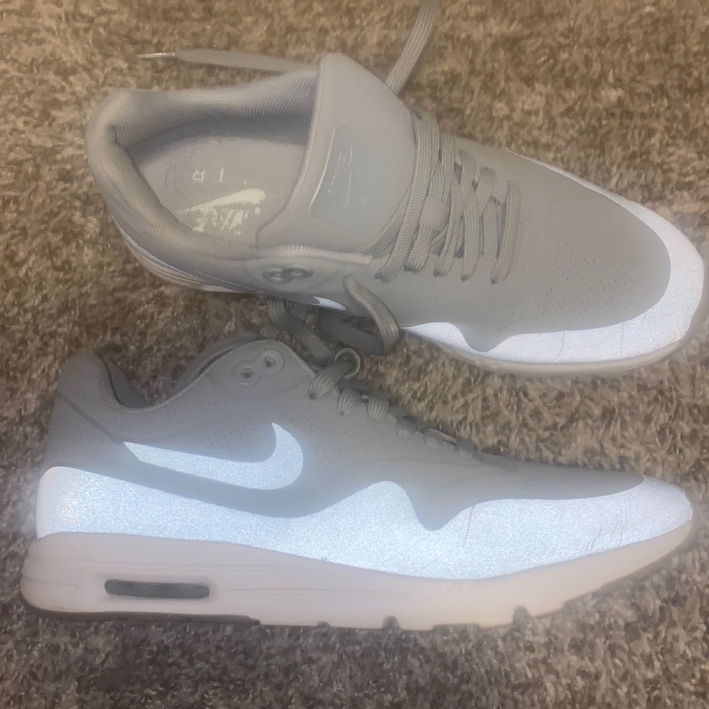 Nike 9.5 Air tennis. Grey on grey w/ white